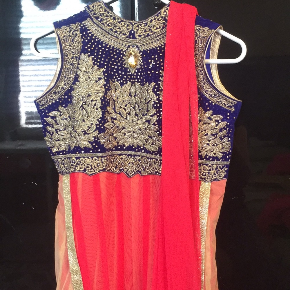 Indian party gown - Picture 2 of 4